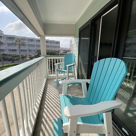 Sun Splashed Condo! Steps To Beach And 2 Pools Galveston Island Exterior foto